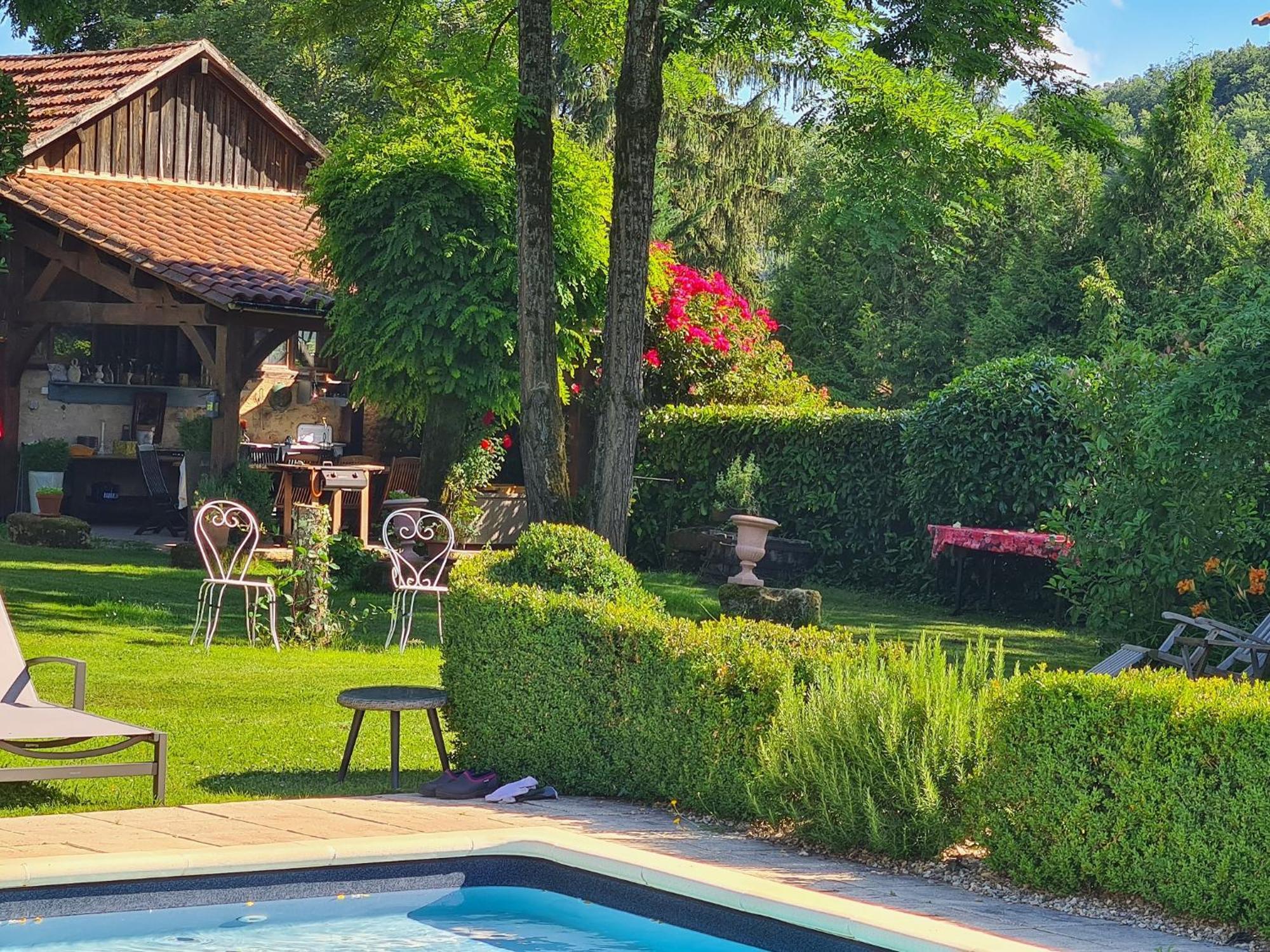 Ferme De Tayac - Charme Avec Pool Hotel Les Eyzies Exterior photo